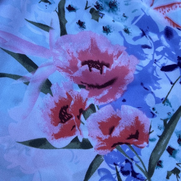 New GUESS Floral Blouse SZ S - Picture 2 of 8